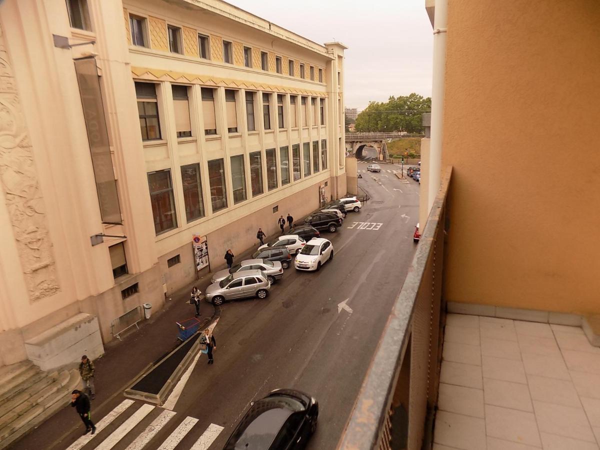Nimes Studio Parking Dhuoda Exterior photo