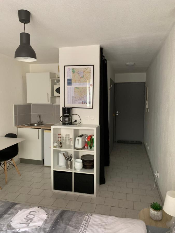 Nimes Studio Parking Dhuoda Exterior photo